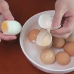 Mẹo luộc trứng không nứt, dễ dàng bóc vỏ, lòng đỏ mềm vừa tới